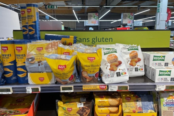 Glutenfreies-Supermarktregal-in-Frankreich-7